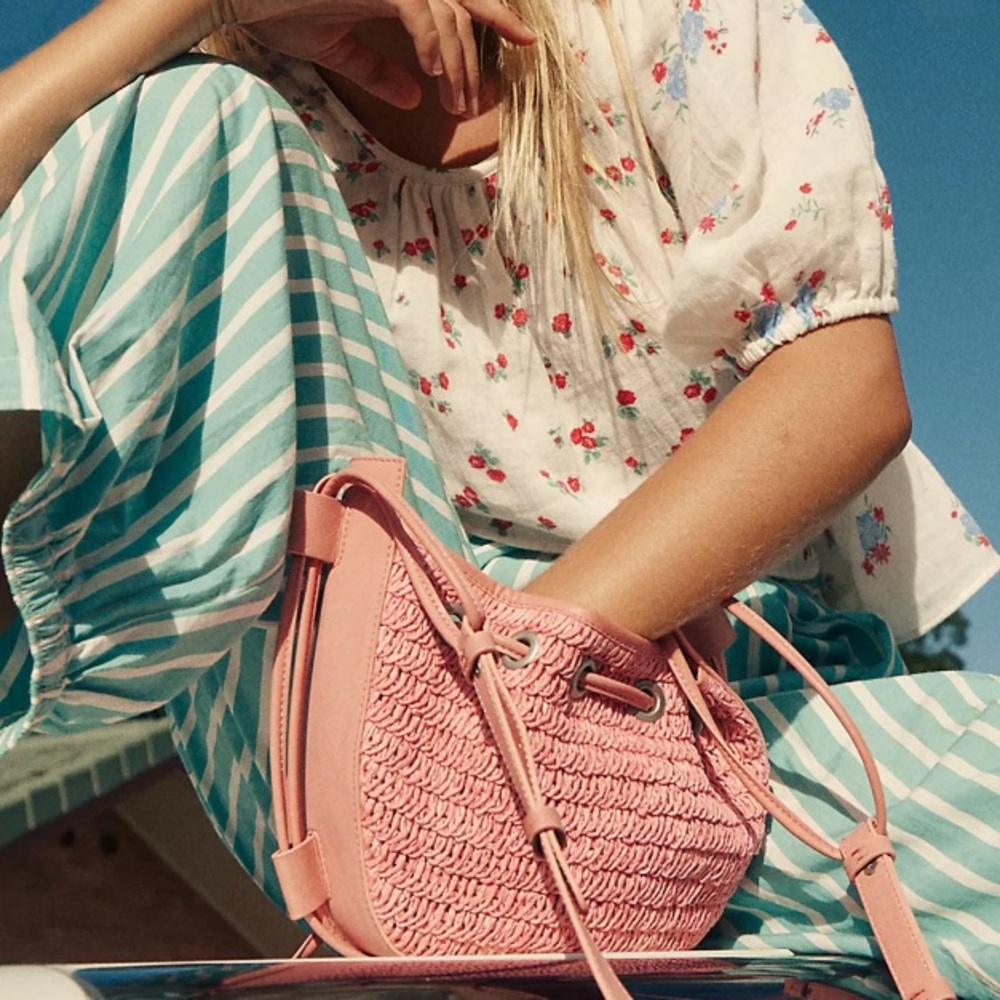 🩷Free People Pink Woven Crossbody Bag 🩷